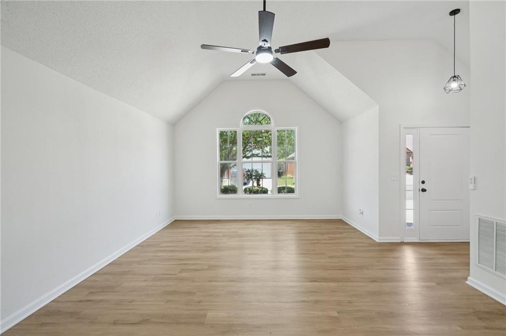 2733 Newtons Crest Circle