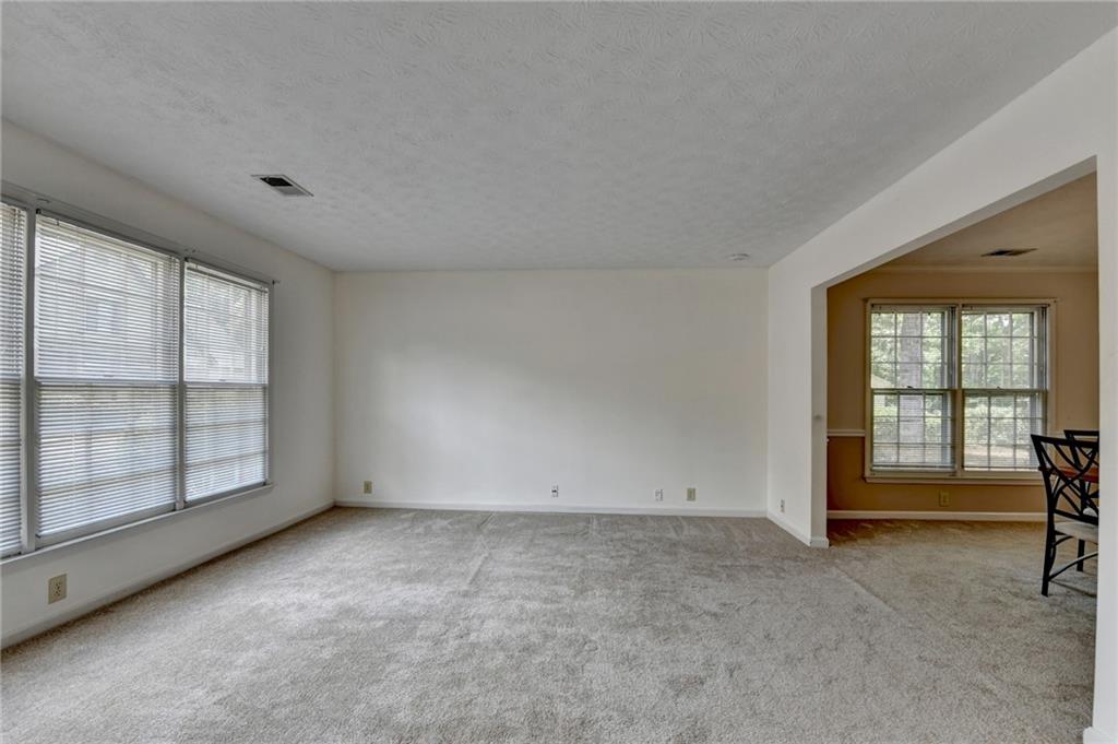 6433 Deerings Lane