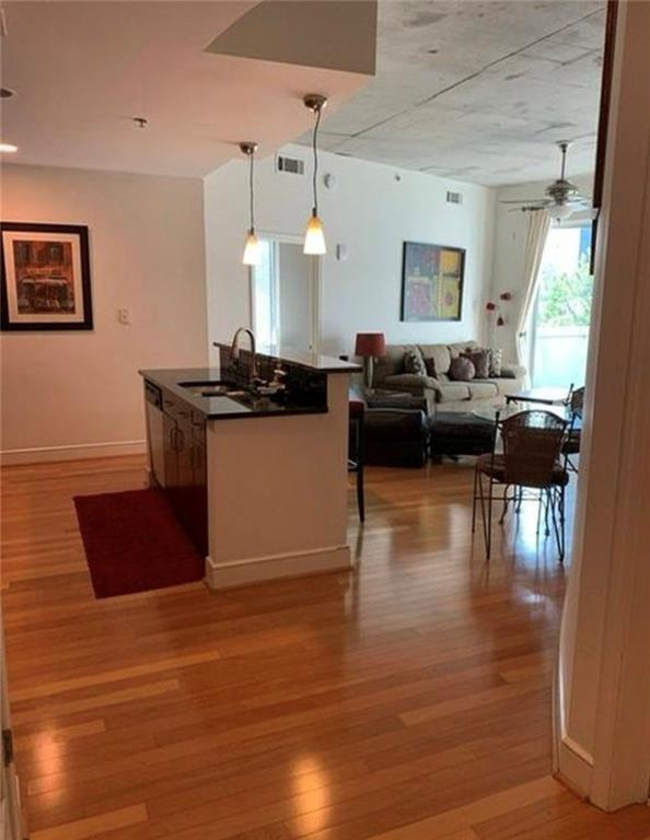 44 Peachtree Place NE 424