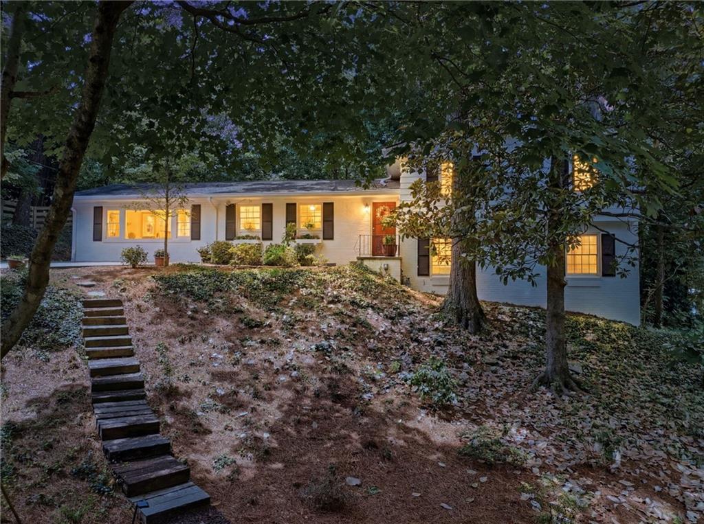 2360 Honeysuckle Lane SE