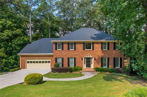 220 Malvern Place Roswell GA 30076
