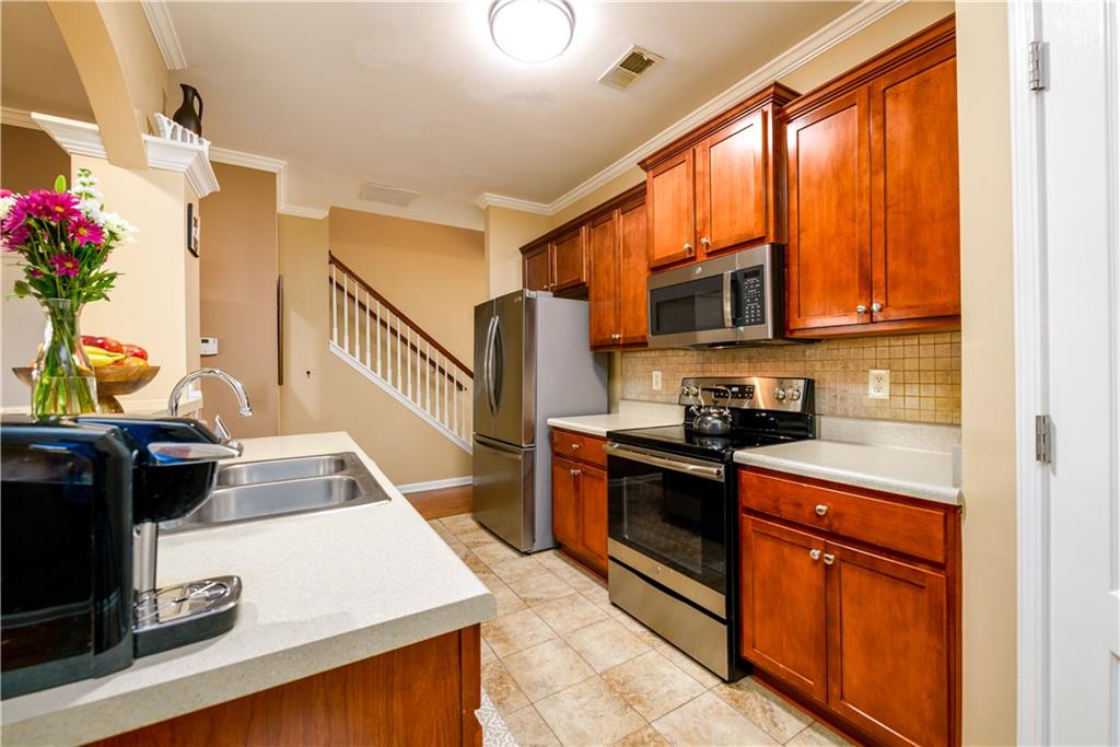 559 Woodland Park Terrace, Lawrenceville, Georgia image 11