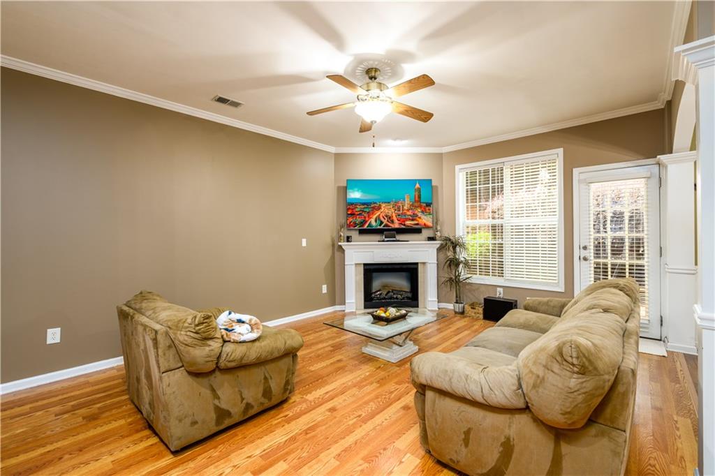 559 Woodland Park Terrace