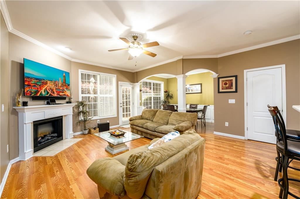 559 Woodland Park Terrace, Lawrenceville, Georgia image 6