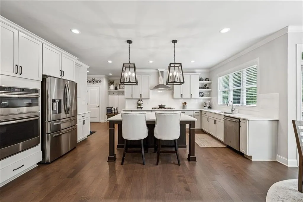 Canton, Georgia 30115, United States, 5 Bedrooms Bedrooms, ,5 BathroomsBathrooms,Residential,Active,142594