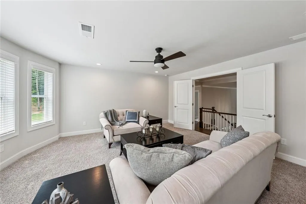 Canton, Georgia 30115, United States, 5 Bedrooms Bedrooms, ,5 BathroomsBathrooms,Residential,Active,142594