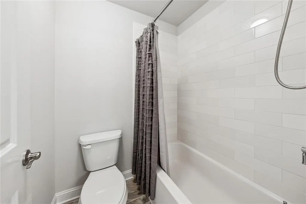 Canton, Georgia 30115, United States, 5 Bedrooms Bedrooms, ,5 BathroomsBathrooms,Residential,Active,142594