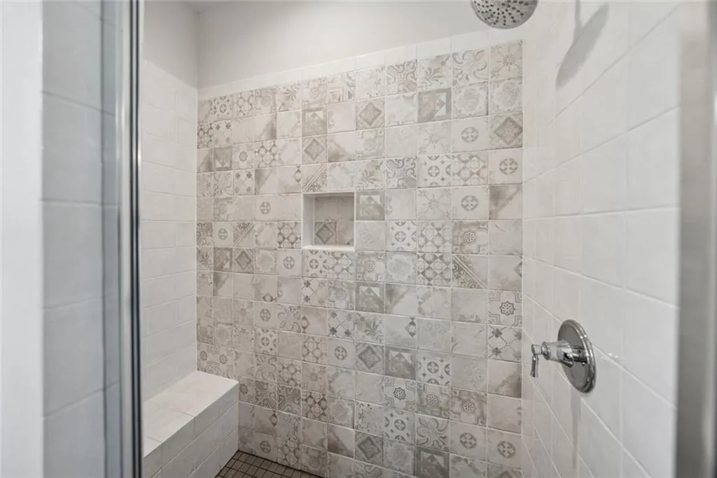 Canton, Georgia 30115, United States, 5 Bedrooms Bedrooms, ,5 BathroomsBathrooms,Residential,Active,142594