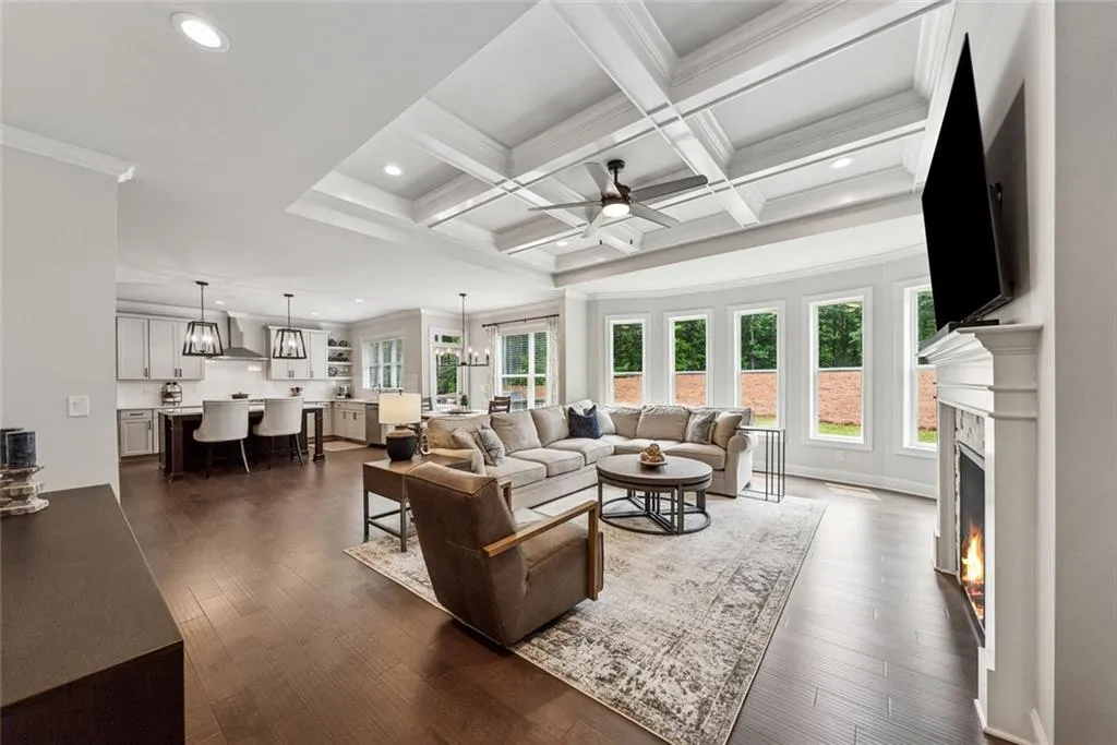 Canton, Georgia 30115, United States, 5 Bedrooms Bedrooms, ,5 BathroomsBathrooms,Residential,Active,142594