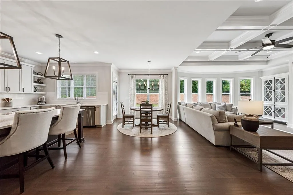 Canton, Georgia 30115, United States, 5 Bedrooms Bedrooms, ,5 BathroomsBathrooms,Residential,Active,142594