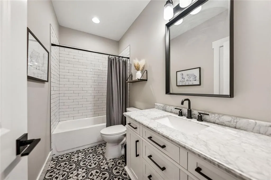 Canton, Georgia 30115, United States, 5 Bedrooms Bedrooms, ,5 BathroomsBathrooms,Residential,Active,142594