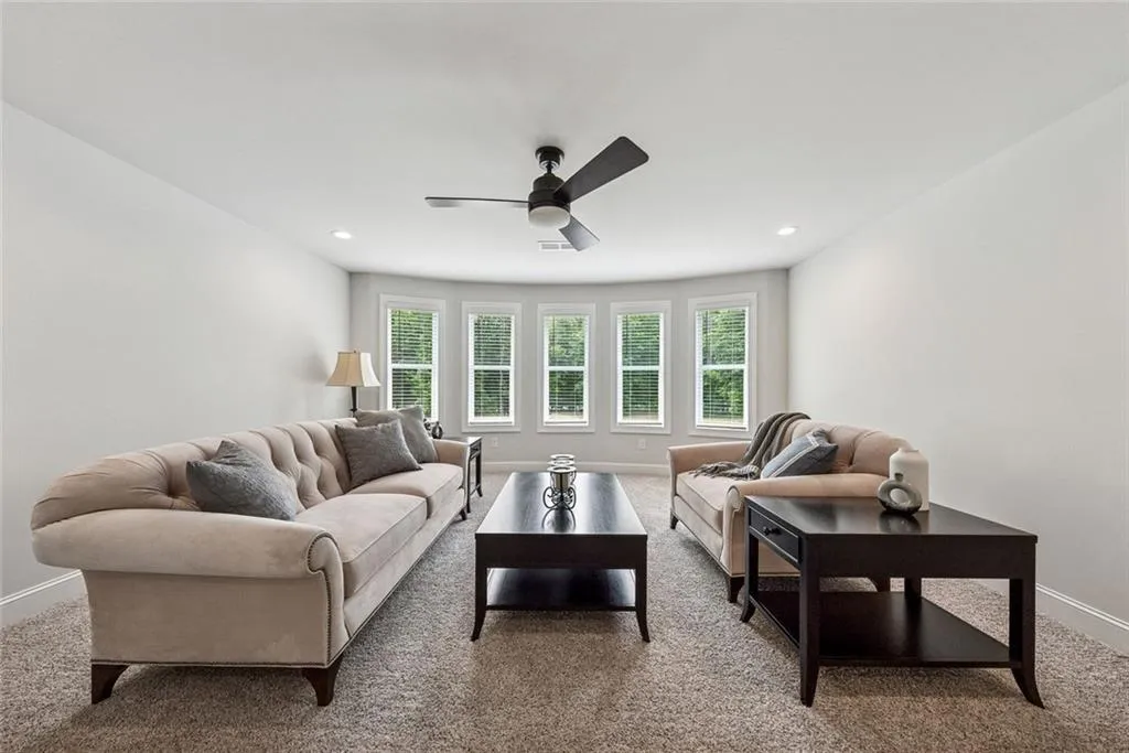 Canton, Georgia 30115, United States, 5 Bedrooms Bedrooms, ,5 BathroomsBathrooms,Residential,Active,142594