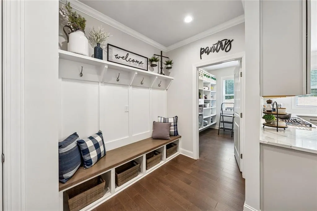 Canton, Georgia 30115, United States, 5 Bedrooms Bedrooms, ,5 BathroomsBathrooms,Residential,Active,142594