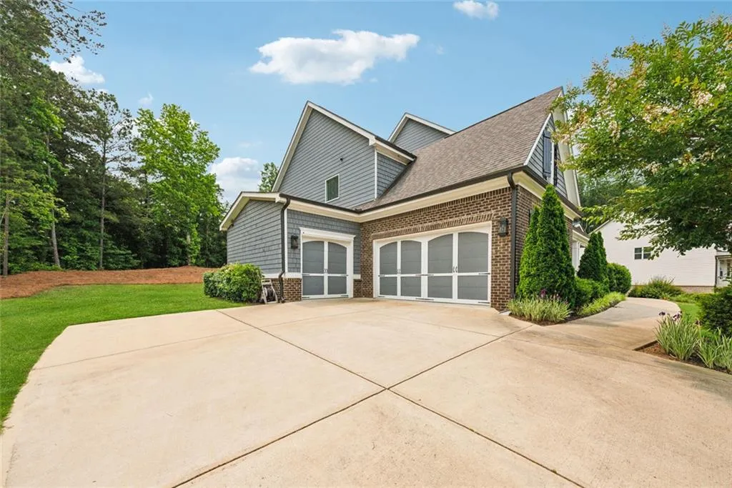 Canton, Georgia 30115, United States, 5 Bedrooms Bedrooms, ,5 BathroomsBathrooms,Residential,Active,142594