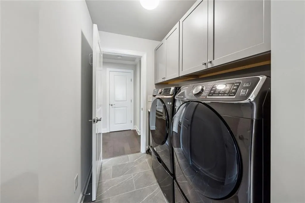 Canton, Georgia 30115, United States, 5 Bedrooms Bedrooms, ,5 BathroomsBathrooms,Residential,Active,142594