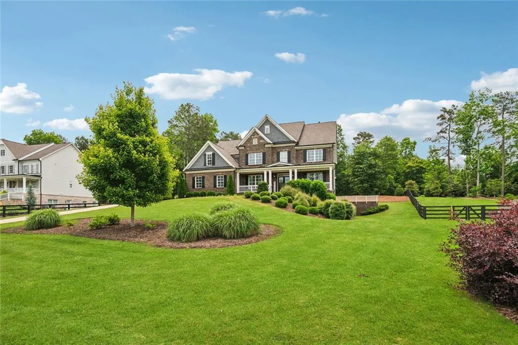 Canton, Georgia 30115, United States, 5 Bedrooms Bedrooms, ,5 BathroomsBathrooms,Residential,Active,142594