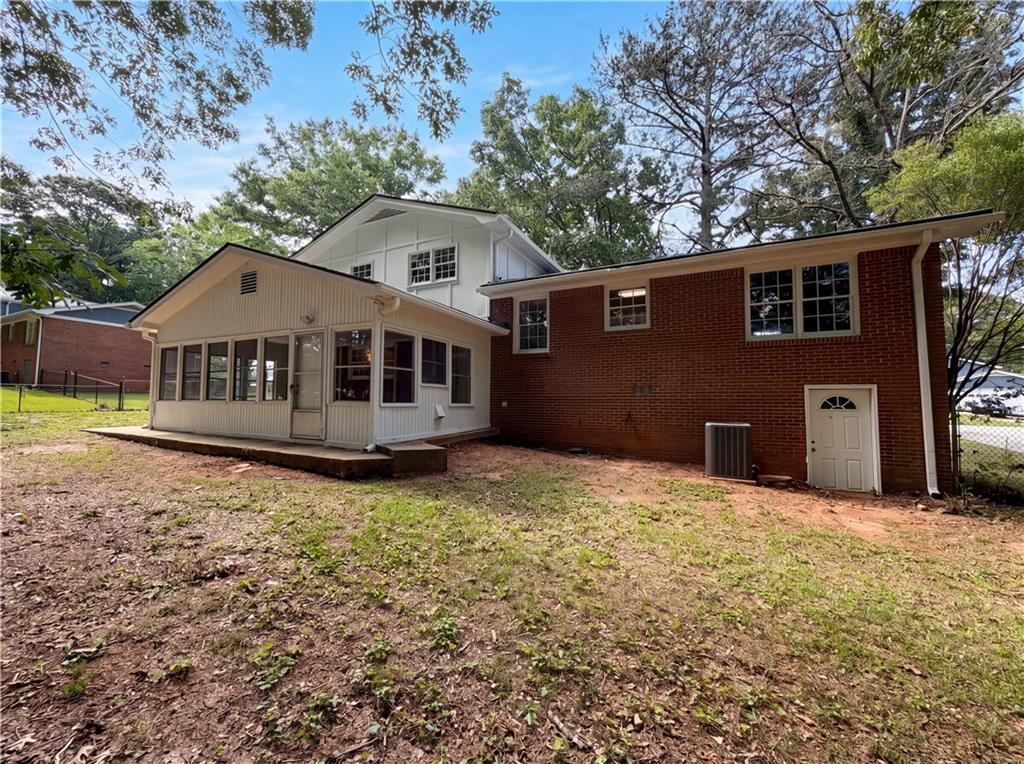 1938 Surrey Trail SE