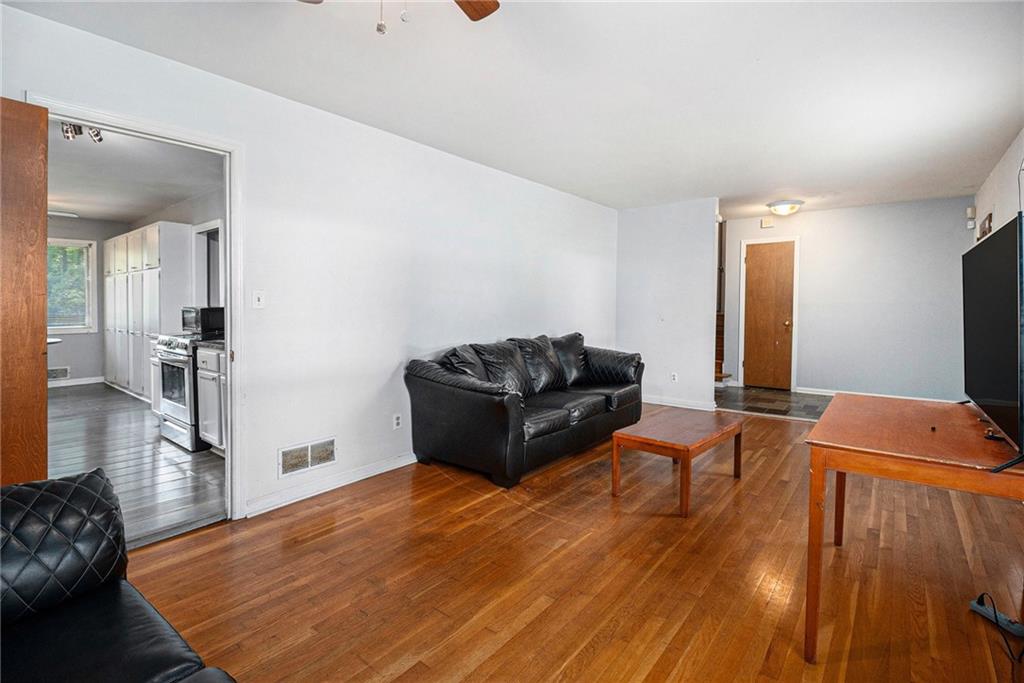 6085 Dunbritan Lane