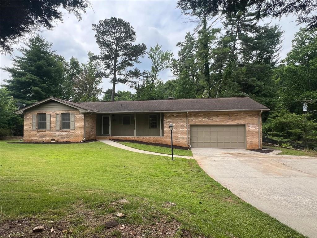 Top School!! Sope Creek, Dickerson, Walton. Fresh paint with granite counter top. Great Location. quite street.