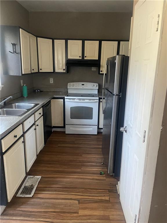 2005 Lois Place NW