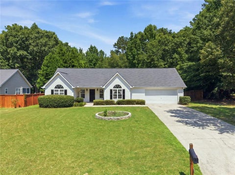 Homes For Sale - 540 Windermere Dr Drive<br/> Loganville, GA 30052
