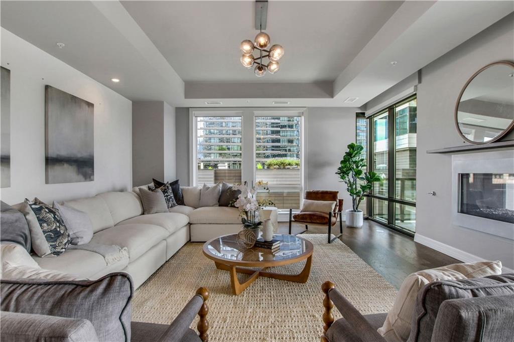 867 Peachtree Street NE 702