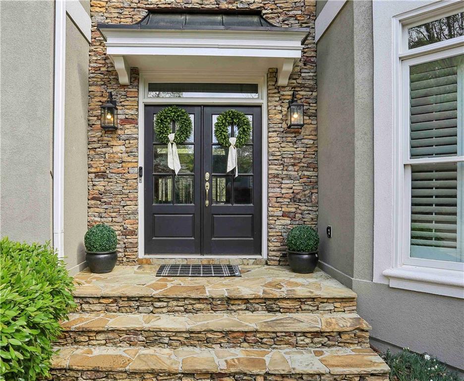 2283 Edgemere Lake Circle