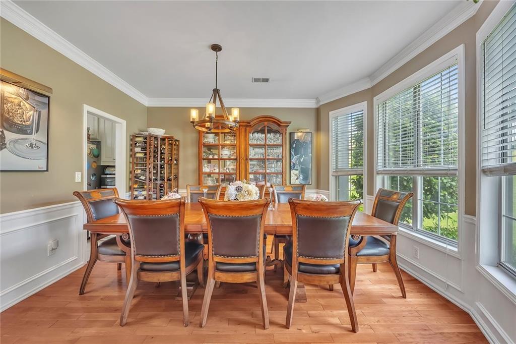 225 Ruby Forest Parkway, Suwanee, Georgia image 9