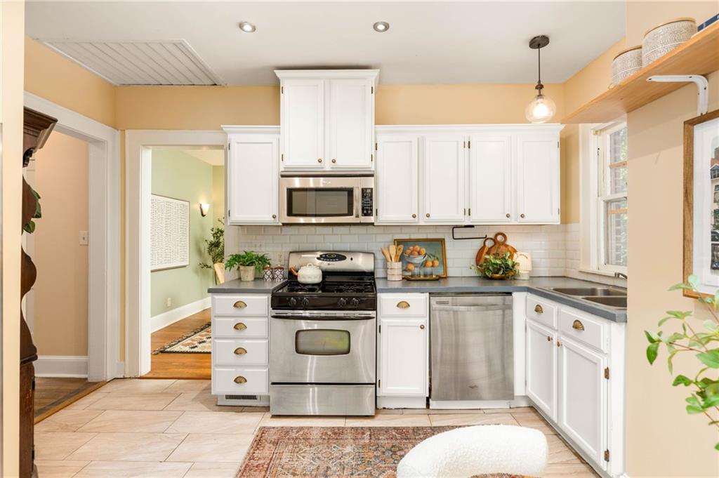 964 Byron Drive SW