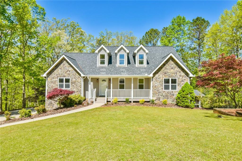 6025 River Oaks Drive, Flowery Branch, Georgia image 1