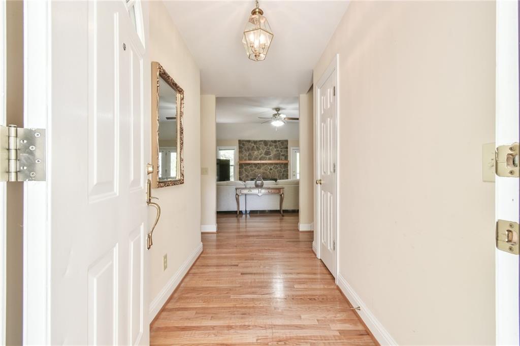 6025 River Oaks Drive, Flowery Branch, Georgia image 7
