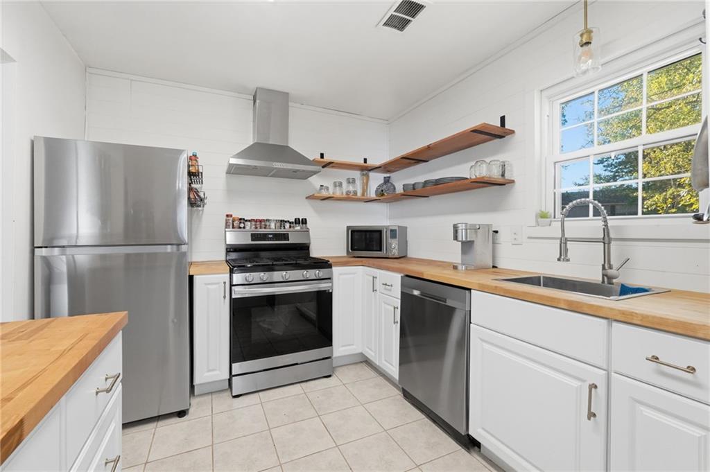 328 Cabaret Court SW 5