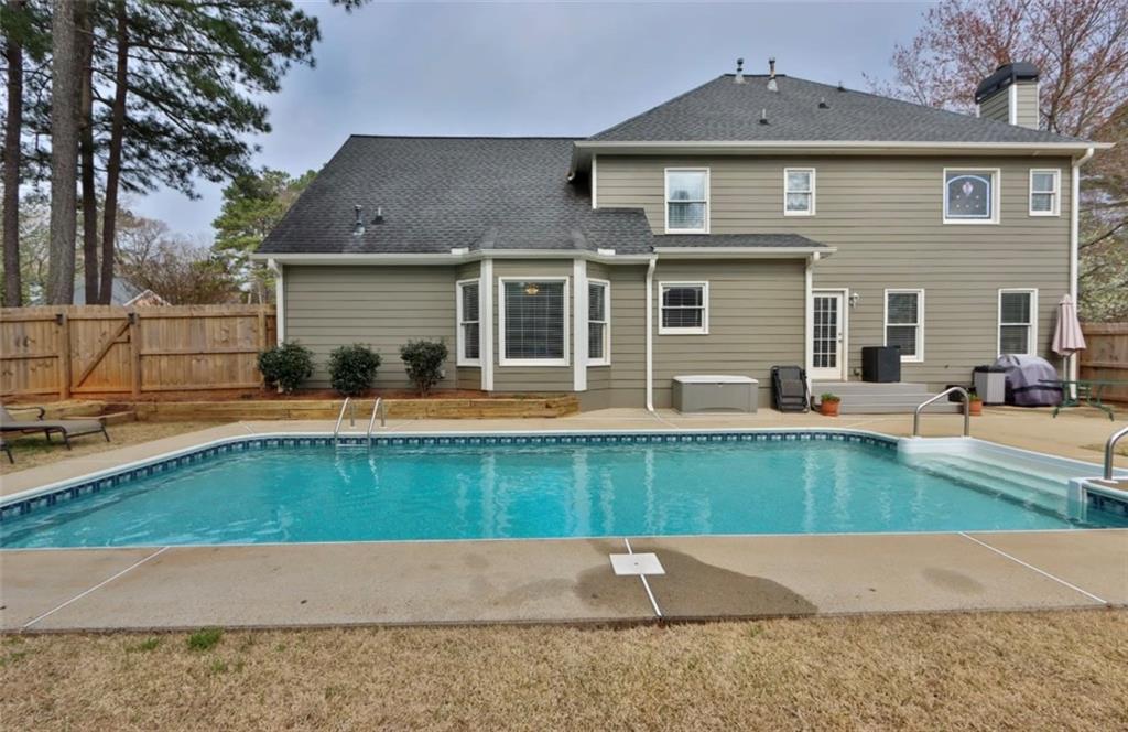 6011 Fairlong Court NW