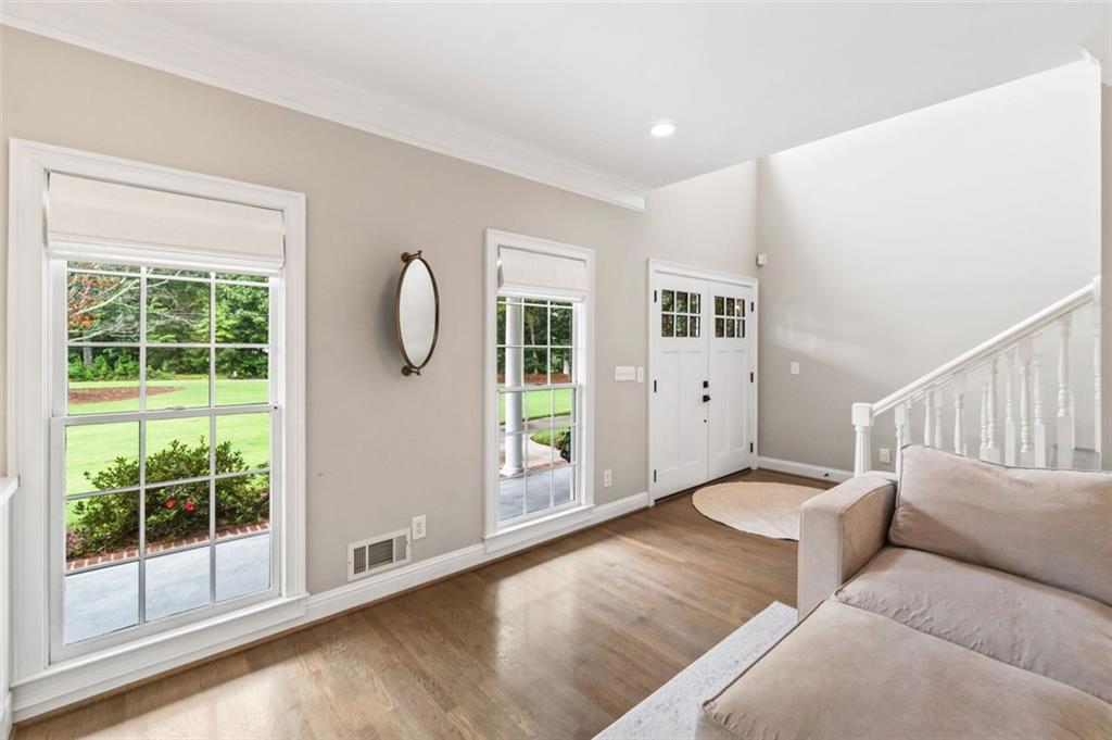 5585 LAKESHORE Road