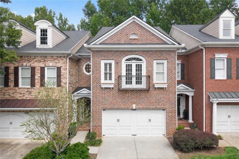 Townhouse For Sale - 3105 Village Green Drive<br/> Roswell, GA 30075