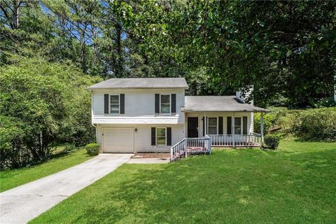 Homes For Sale - 5575 La Fleur Trail<br/> Lithonia, GA 30038
