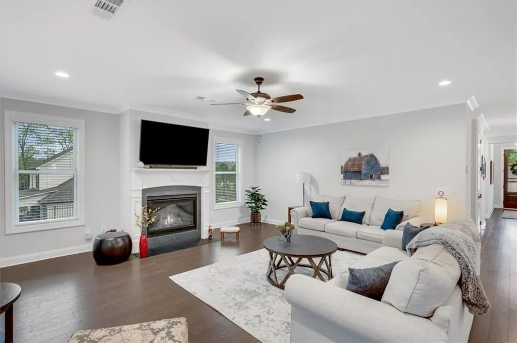 Acworth, Georgia 30101, United States, 3 Bedrooms Bedrooms, ,3 BathroomsBathrooms,Residential,Active,157681