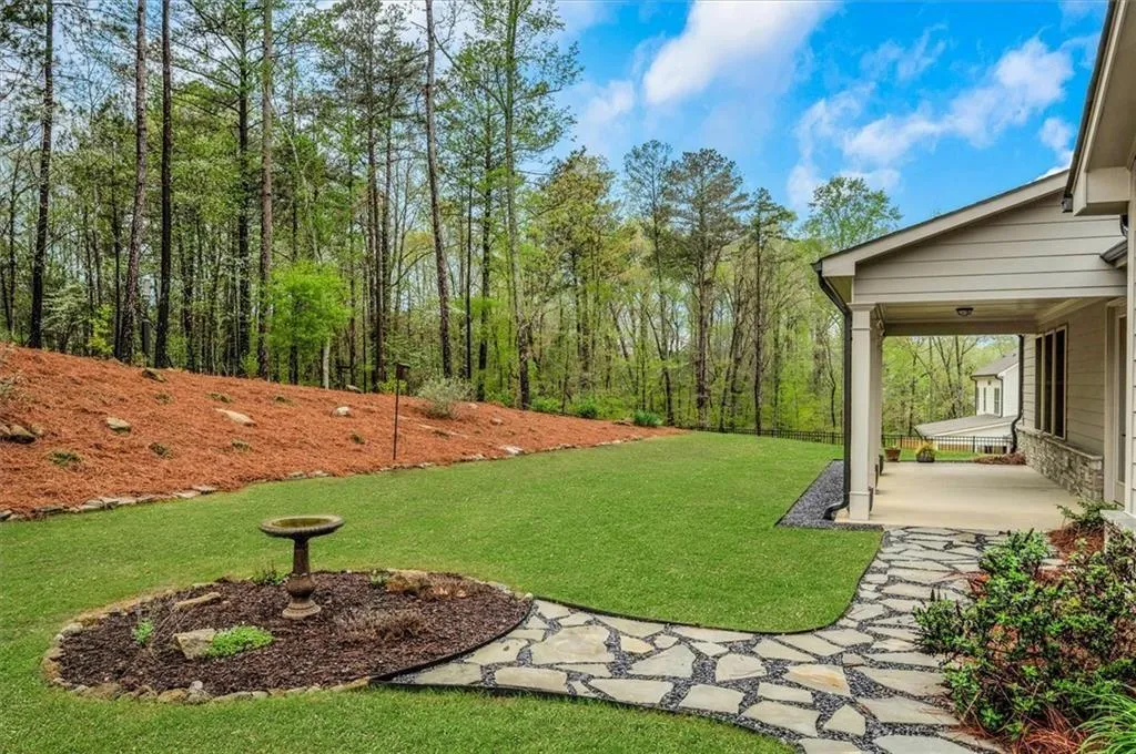 Acworth, Georgia 30101, United States, 3 Bedrooms Bedrooms, ,3 BathroomsBathrooms,Residential,Active,157681