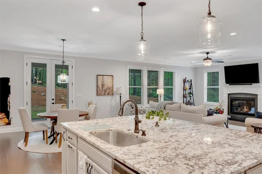 Acworth, Georgia 30101, United States, 3 Bedrooms Bedrooms, ,3 BathroomsBathrooms,Residential,Active,157681