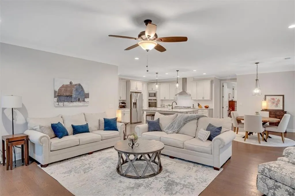 Acworth, Georgia 30101, United States, 3 Bedrooms Bedrooms, ,3 BathroomsBathrooms,Residential,Active,157681