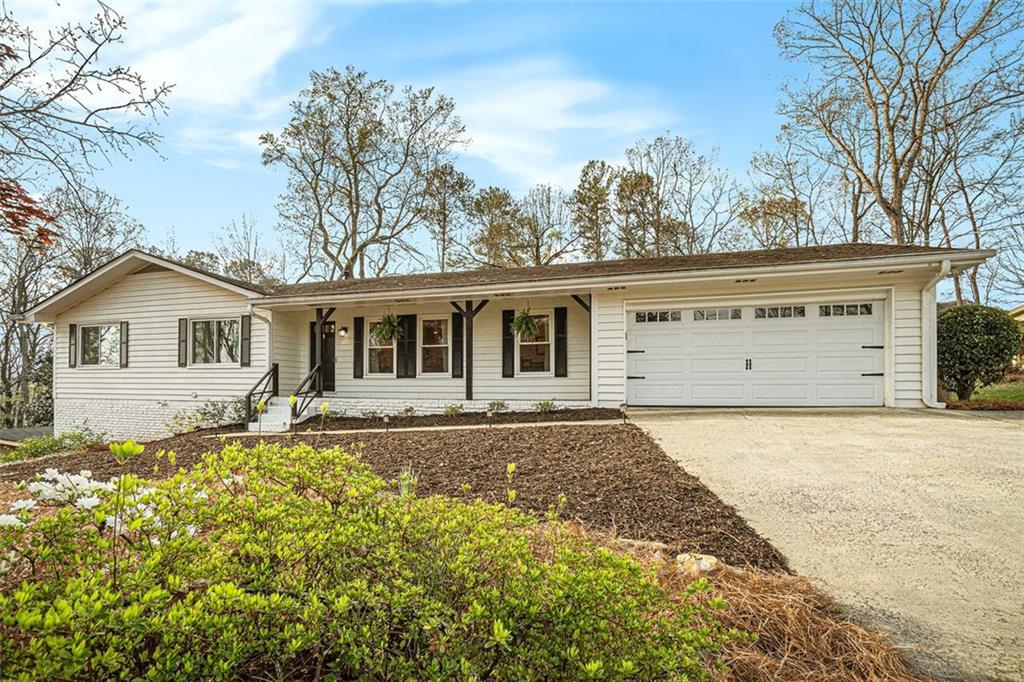 4646 Mountain Creek Drive, Roswell, Georgia image 1