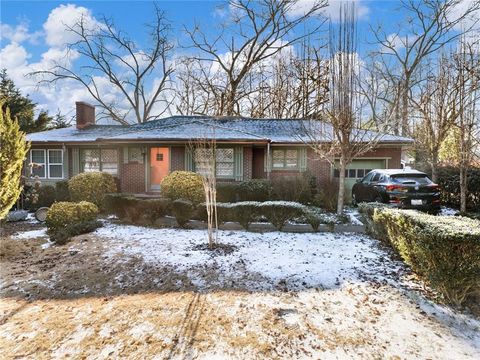 Homes For Sale - 127 N Center Street<br/> Barrow County, Winder, GA 30680