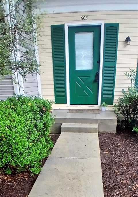 Photo of 605 Wedgewood Way, Sandy Springs, GA 30350 (MLS # 7621190)