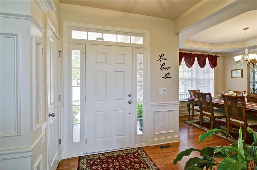 503 Lakeview Court
