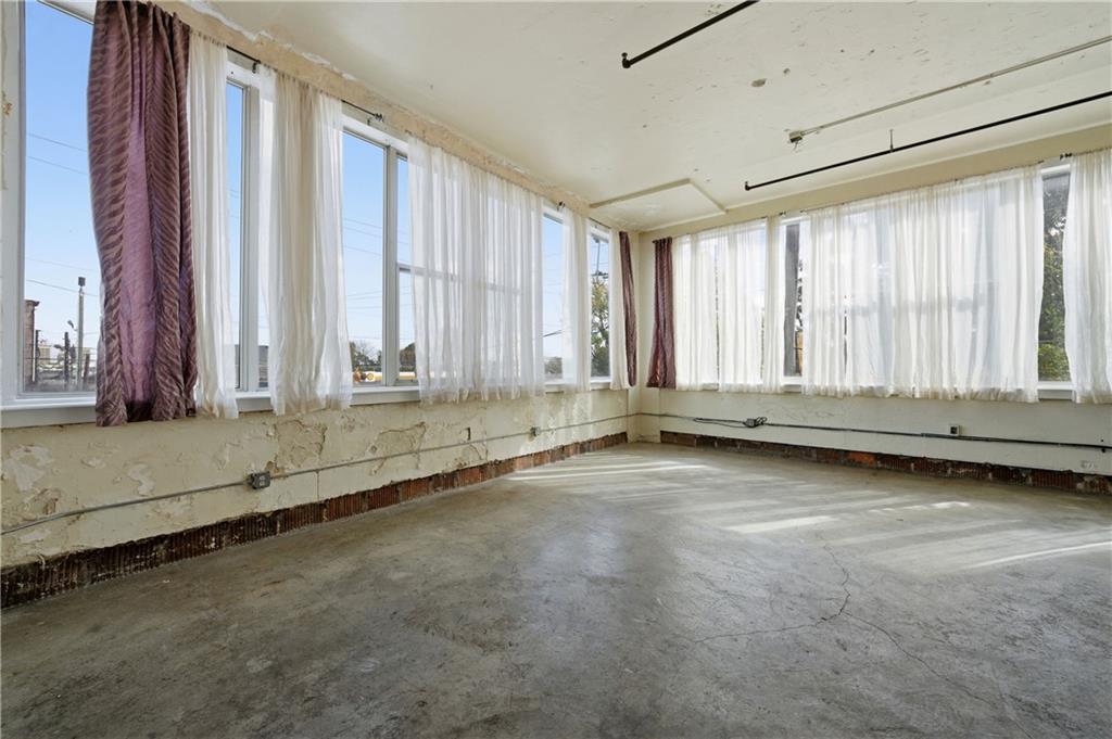 505 Whitehall Street SW 200