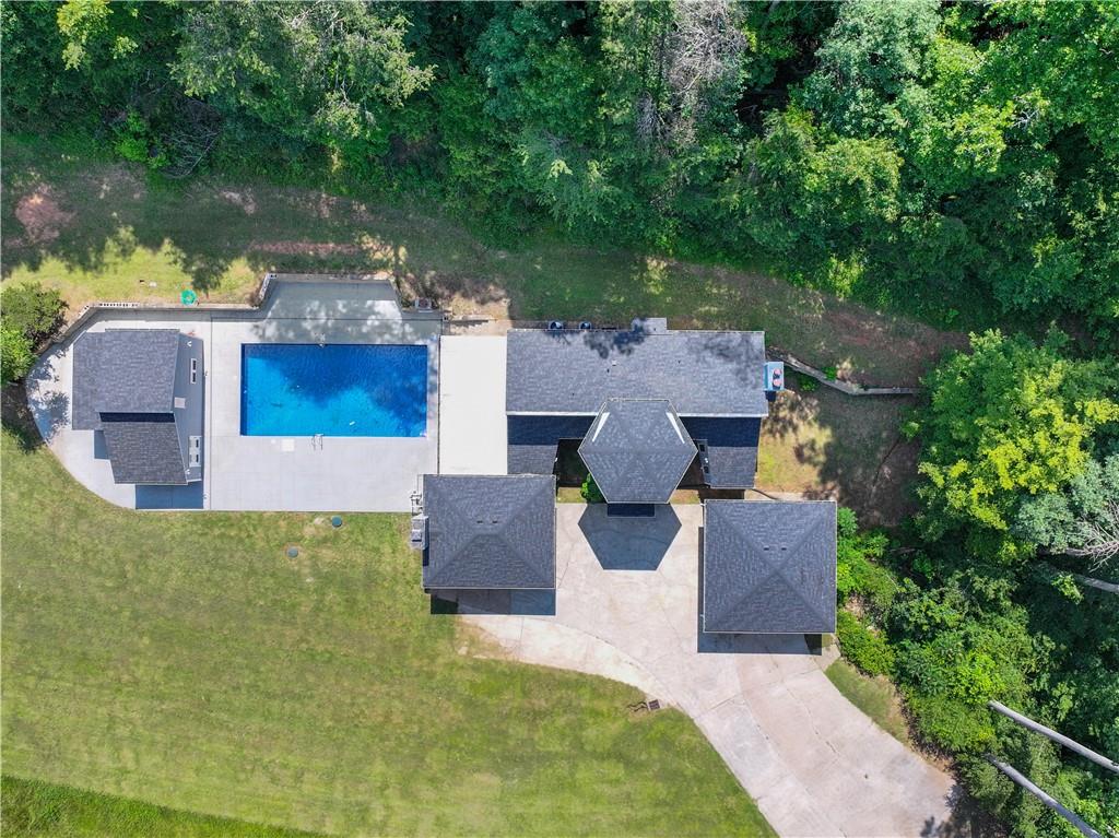 6592 Rufus Bryant Road