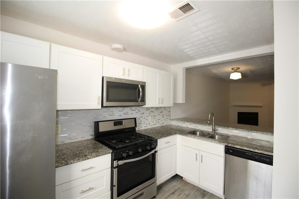 4031 Bayside Circle