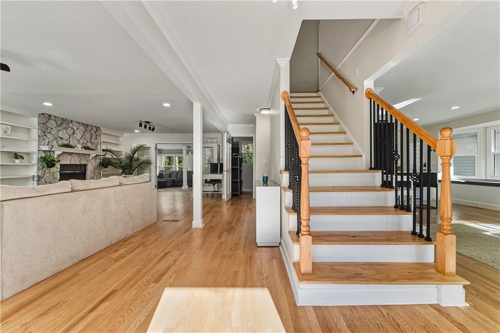 3880 W Cooper Lake Drive SE