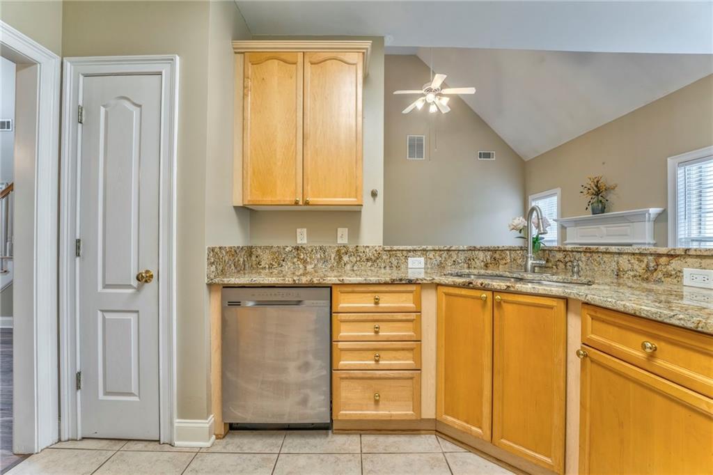 1016 E Bay Springs Drive, Villa Rica, Georgia image 13