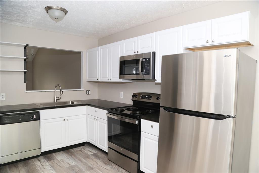 OLD FARM PLACE - Residential Lease